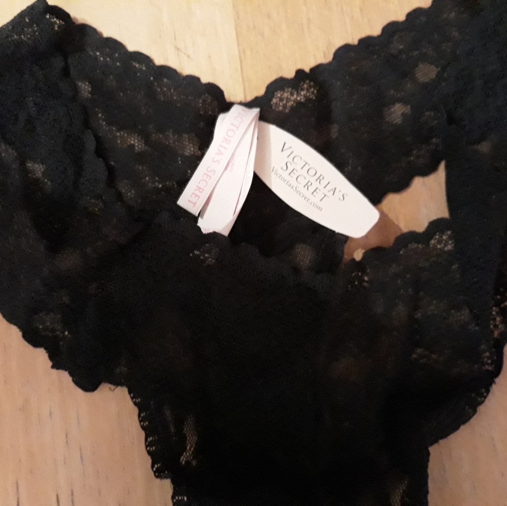 Victoria's secret lace thong NWT one size